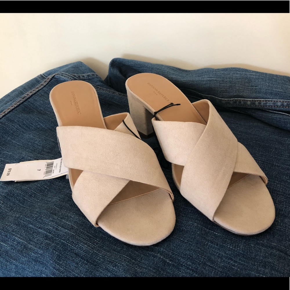 Banana Republic shoes NWT